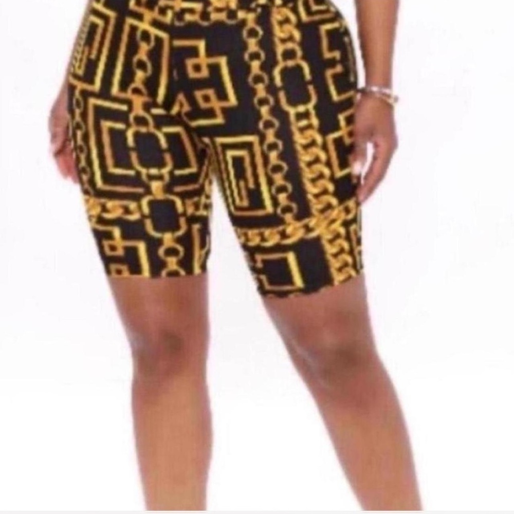 chain print shorts